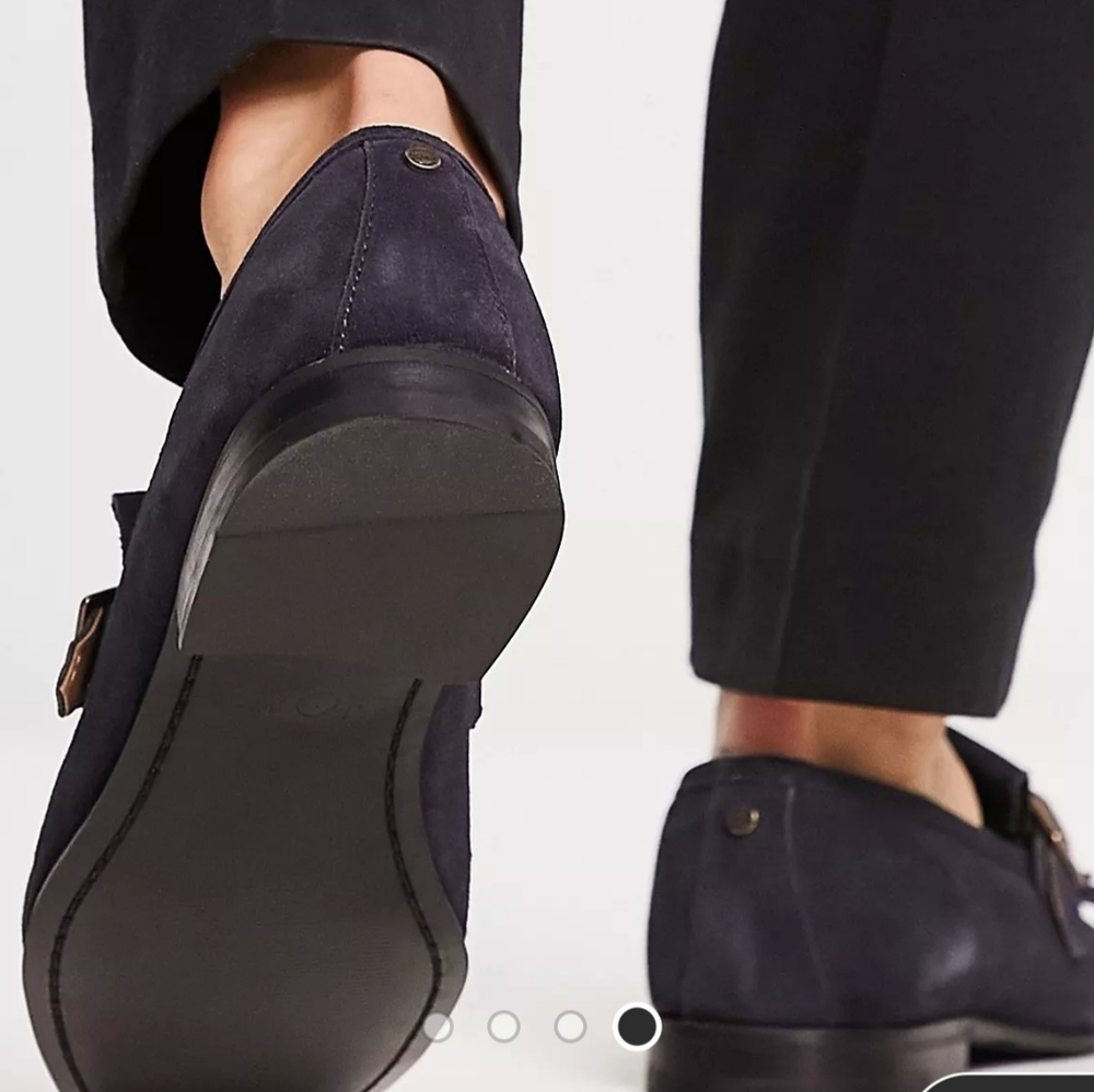 Shoes - Picture 2 of 4